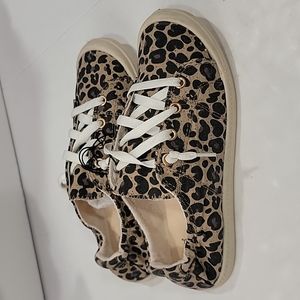 Scrunchback sneakers